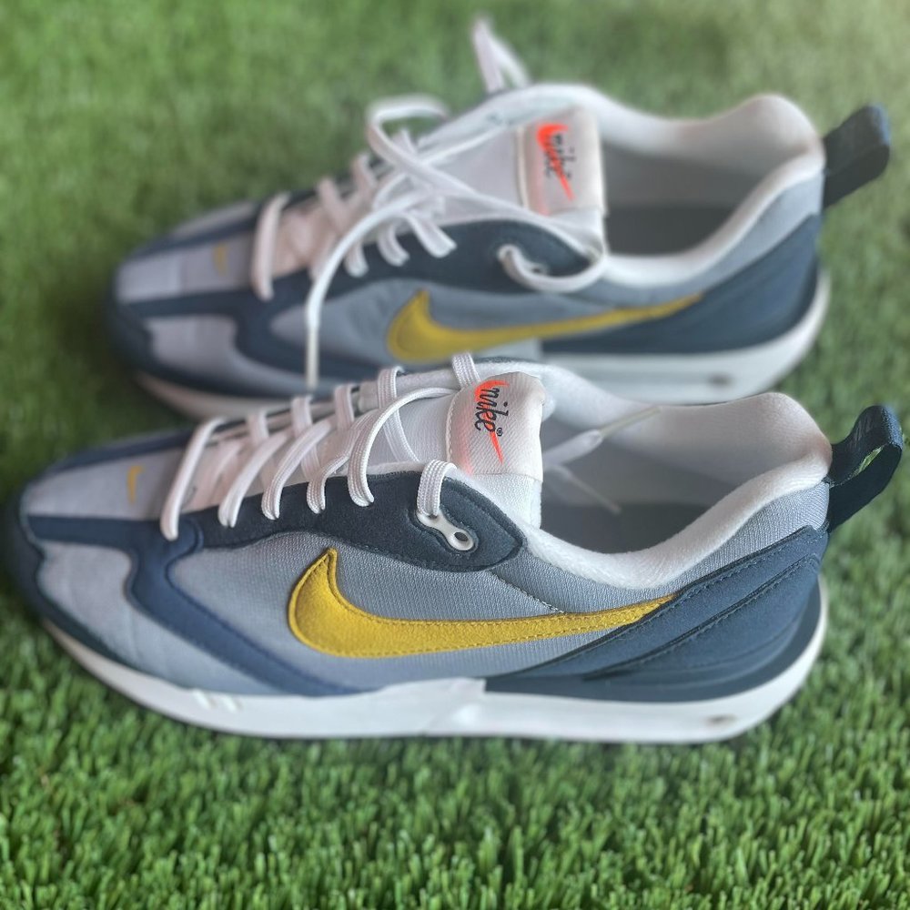 Air Max Dawn (Men’s Size 9, Woman’s size 10.5) Particle Grey/Dark Citron